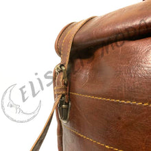 Cargar imagen en el visor de la galería, MOCHILA CUERO MEDIANA "CAZORLA"
