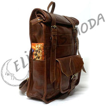 Cargar imagen en el visor de la galería, MOCHILA CUERO MEDIANA "CAZORLA"